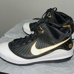 LeBron James vintage tennis shoes size 15